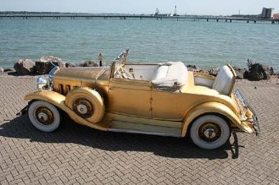 Gold-leaf ‘Liberace’ Cadillac set to shine at Sandown Park